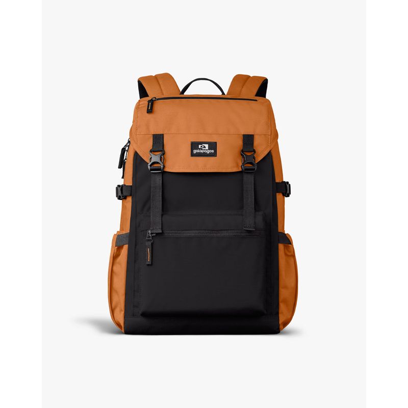 mochila-galapagos-pelican-20-preto-e-caramelo-30-litros-img1.jpg
