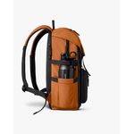 mochila-galapagos-pelican-20-preto-e-caramelo-30-litros-img3.jpg