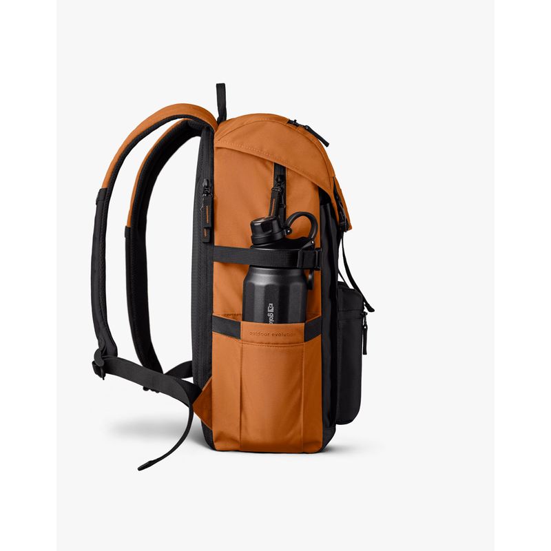 mochila-galapagos-pelican-20-preto-e-caramelo-30-litros-img3.jpg