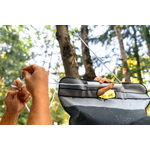 ducha-coghlans-solar-heated-camp-shower-img6.jpg